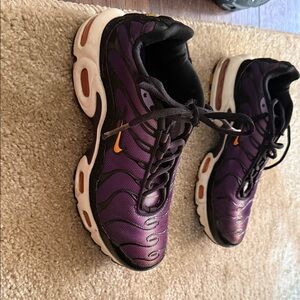 Nike Women's Black and Purple Sneakers